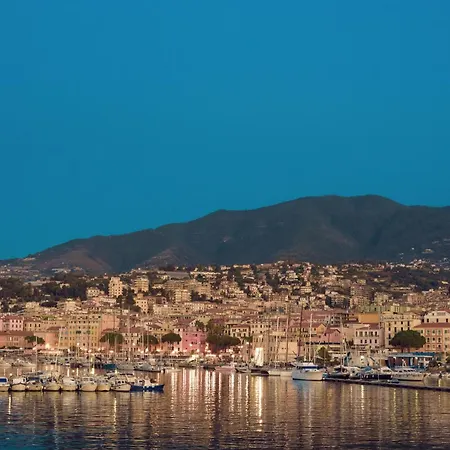 Like: In Centro E Con Garage!